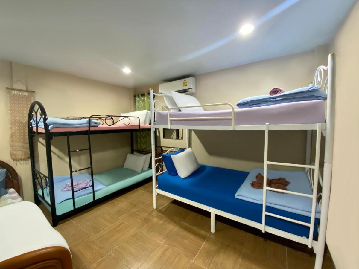 4J Lodge Банкок Екстериор снимка
