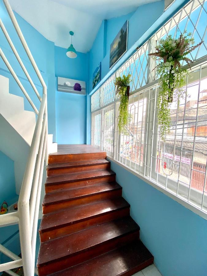 4J Lodge Банкок Екстериор снимка
