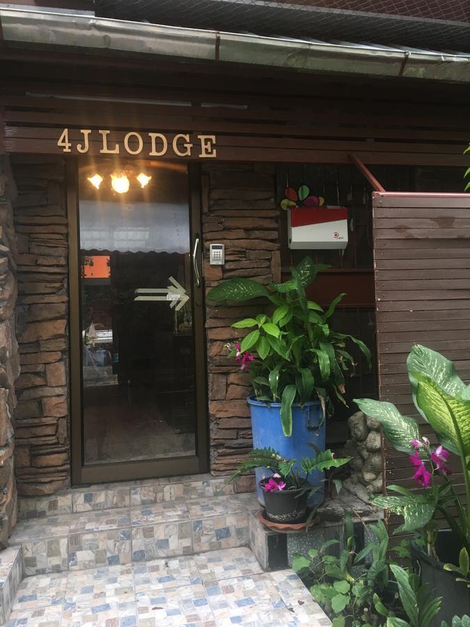4J Lodge Банкок Екстериор снимка