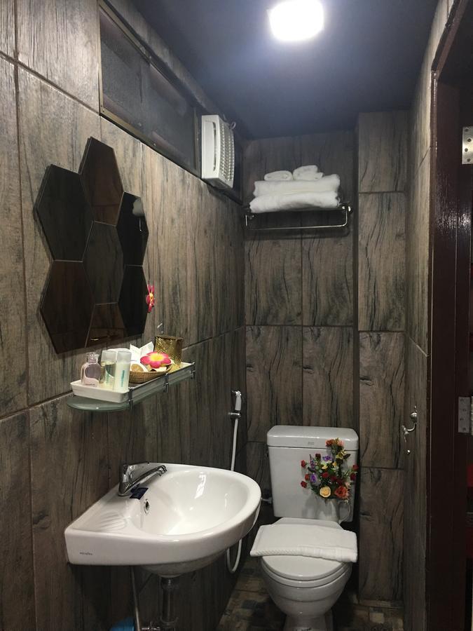 4J Lodge Банкок Екстериор снимка