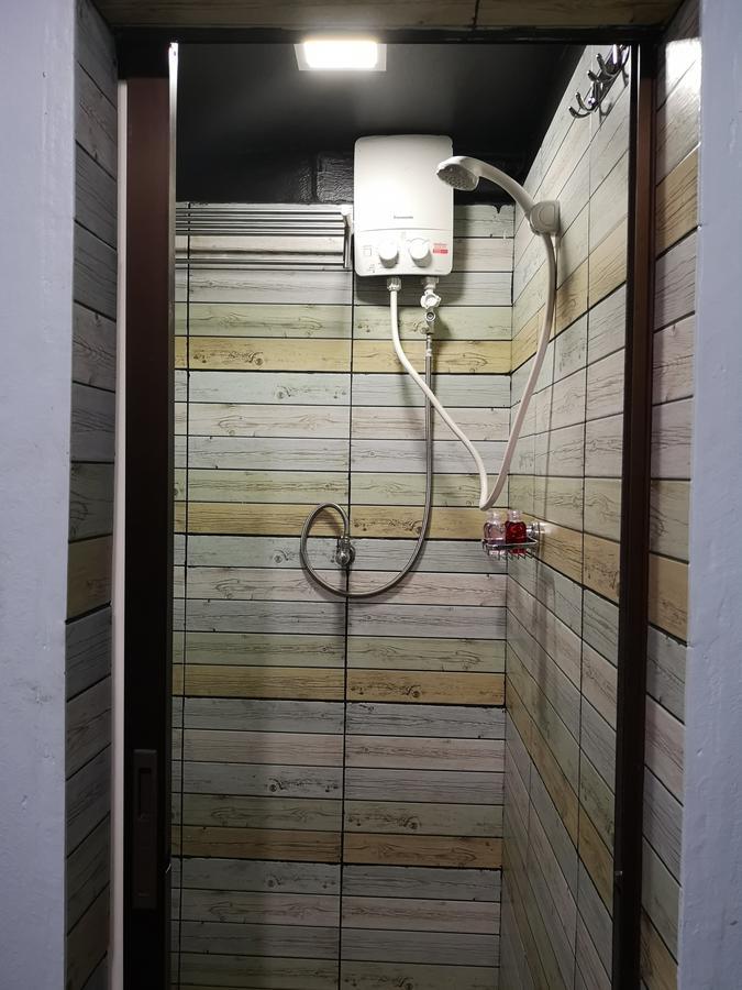 4J Lodge Банкок Екстериор снимка